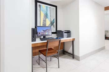 holiday inn express and suites williamsburg by ihg