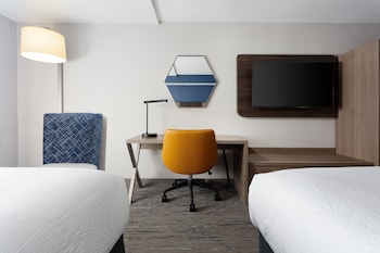 holiday inn express and suites williamsburg by ihg
