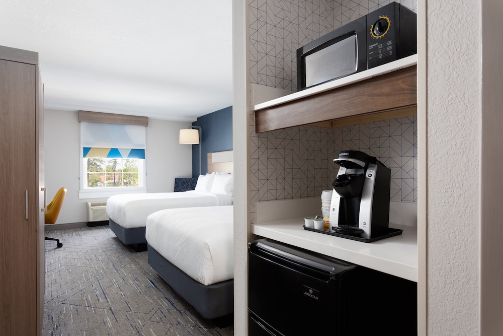 holiday inn express and suites williamsburg by ihg