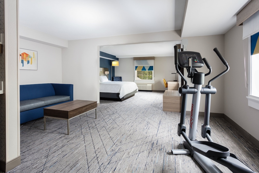 holiday inn express and suites williamsburg by ihg
