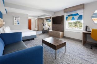holiday inn express and suites williamsburg by ihg