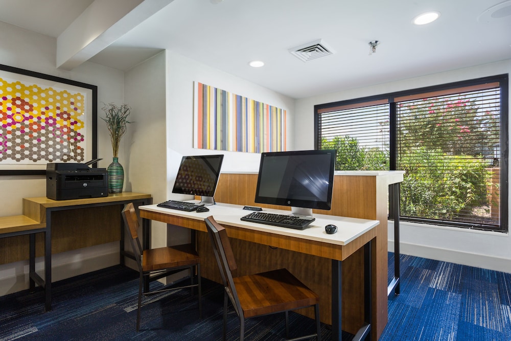 holiday inn express hotel and suites wilmington university ctr by ihg