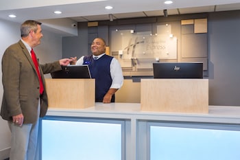 Holiday Inn Express Hotel & Suites Wilmington-University Ctr By Ihg,North Carolina>>Wilmington,3 star