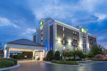 Holiday Inn Express Hotel & Suites Wilmington-University Ctr By Ihg,North Carolina>>Wilmington,3 star