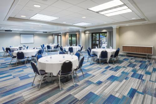 holiday inn express hotel and suites wilmington university ctr by ihg