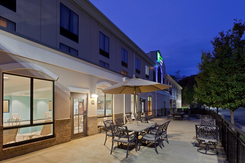 holiday inn express hotel and suites winchester by ihg