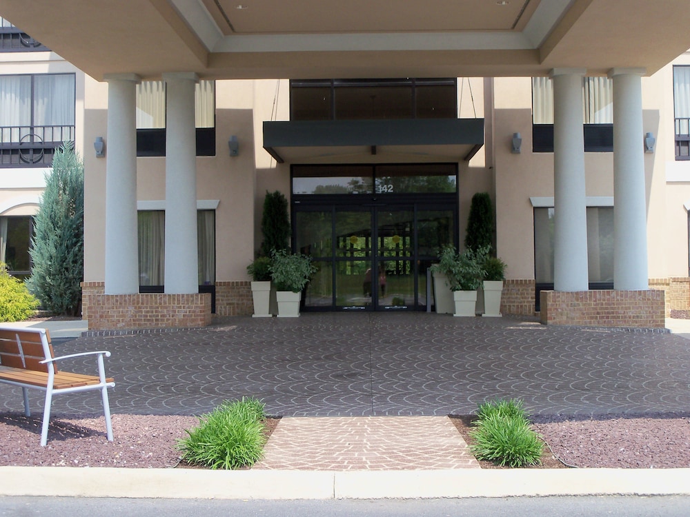 holiday inn express hotel and suites winchester by ihg