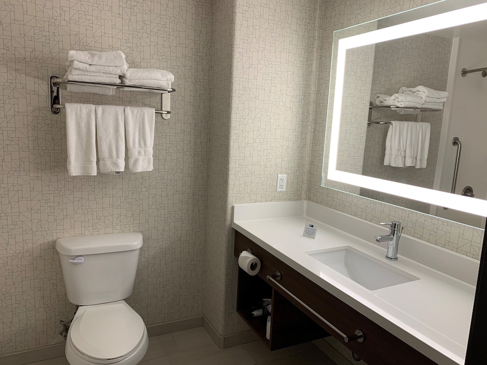 holiday inn express hotel and suites woodland hills by ihg