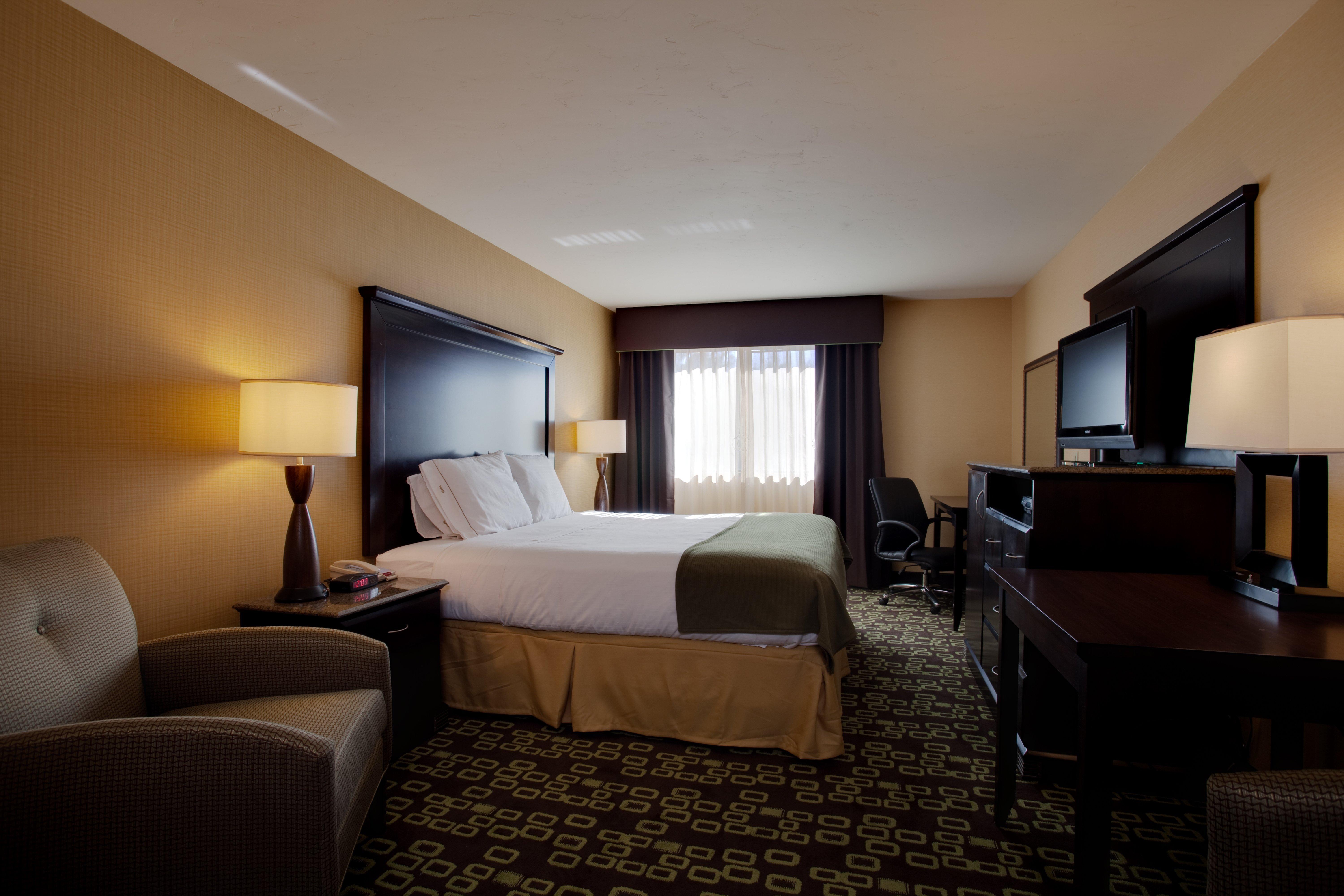 holiday inn express hotel and suites woodland hills by ihg