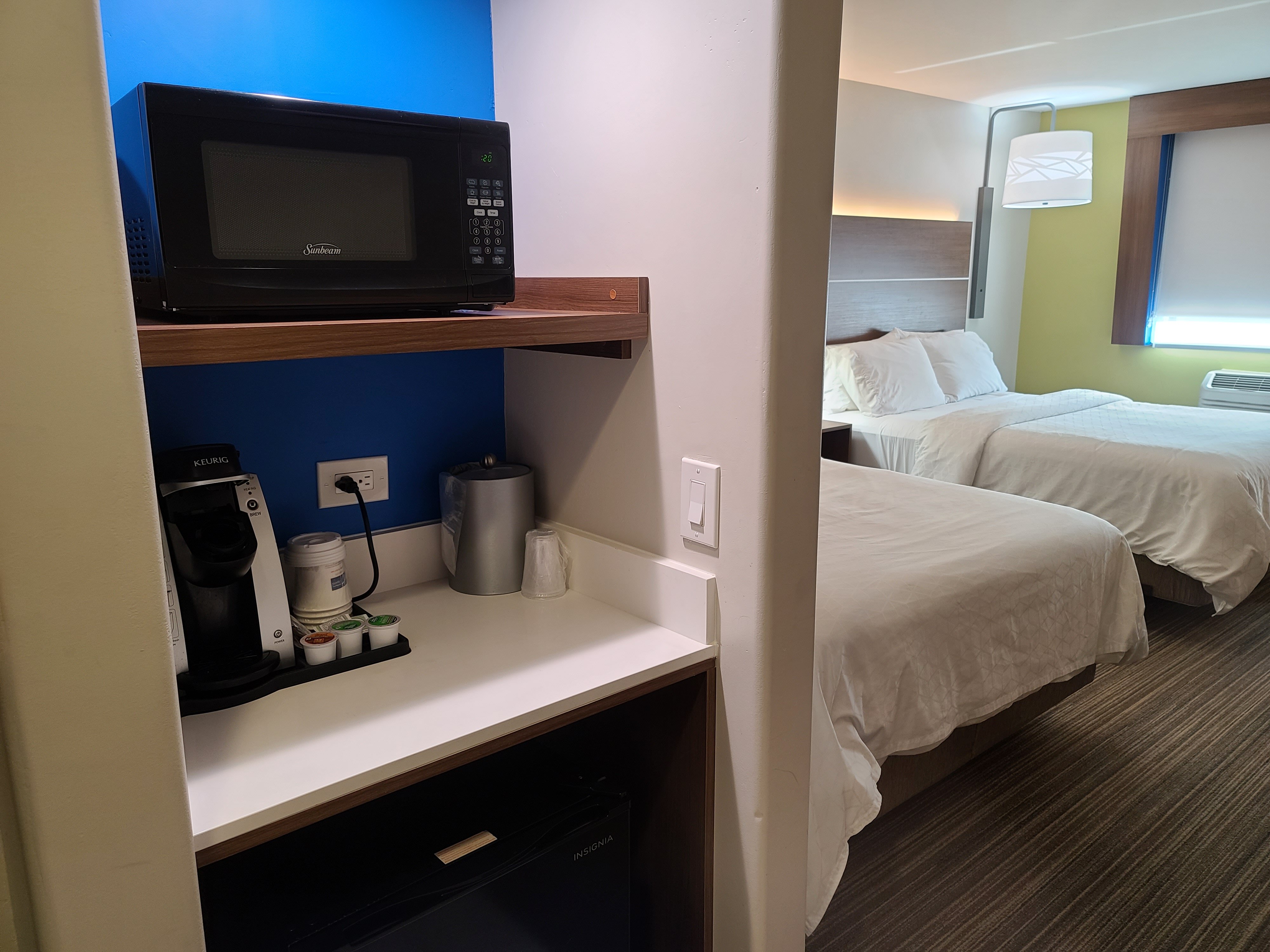 holiday inn express hotel and suites woodland hills by ihg