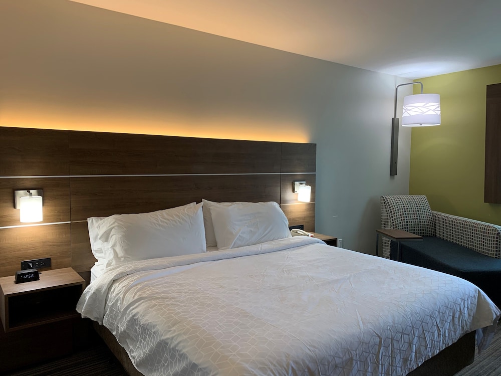 holiday inn express hotel and suites woodland hills by ihg