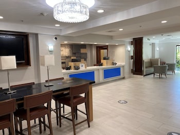 Holiday Inn Express Hotel & Suites Woodland Hills By Ihg,Woodland Hills>>Los Angeles,3 star