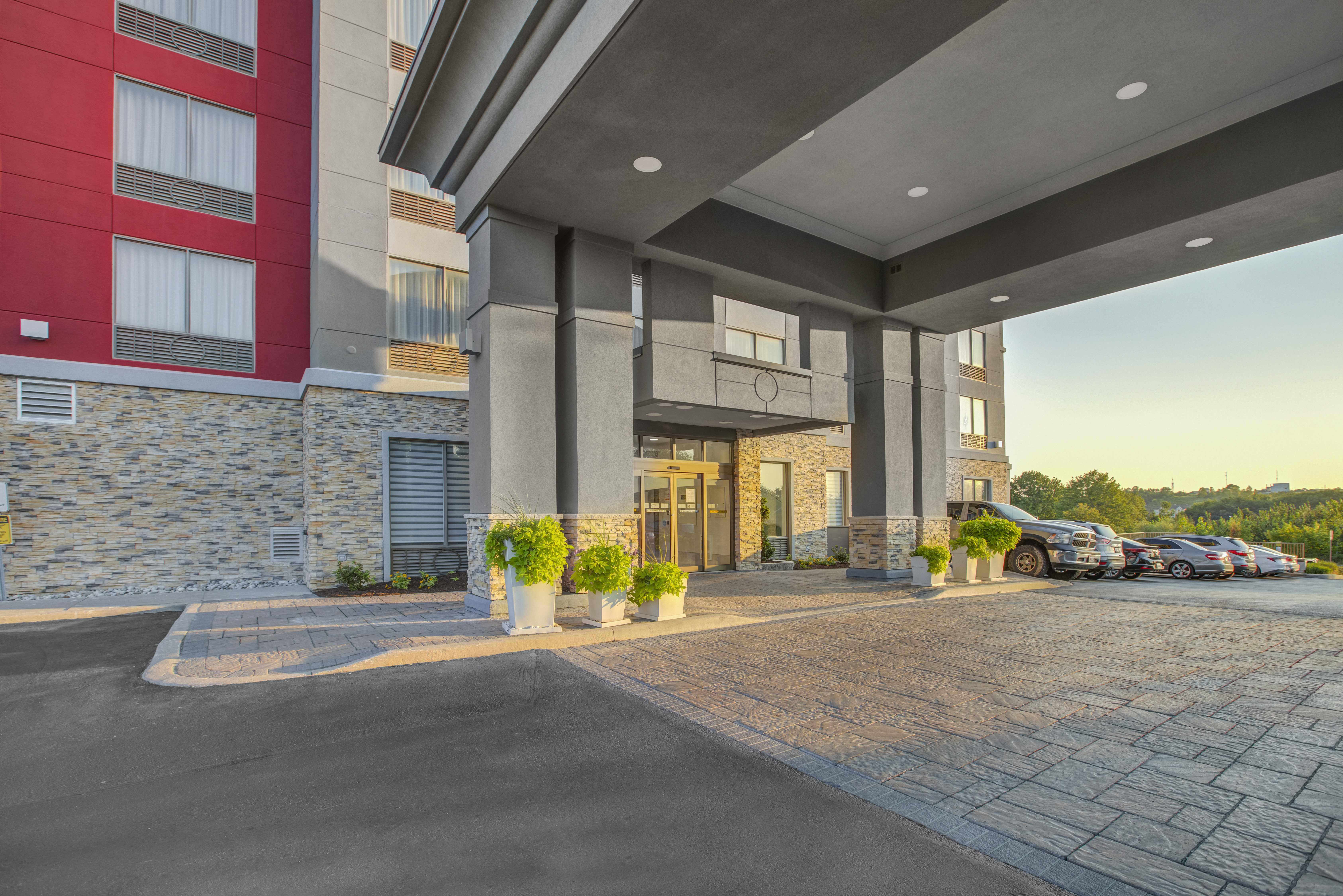 holiday inn express and suites woodstock south by ihg