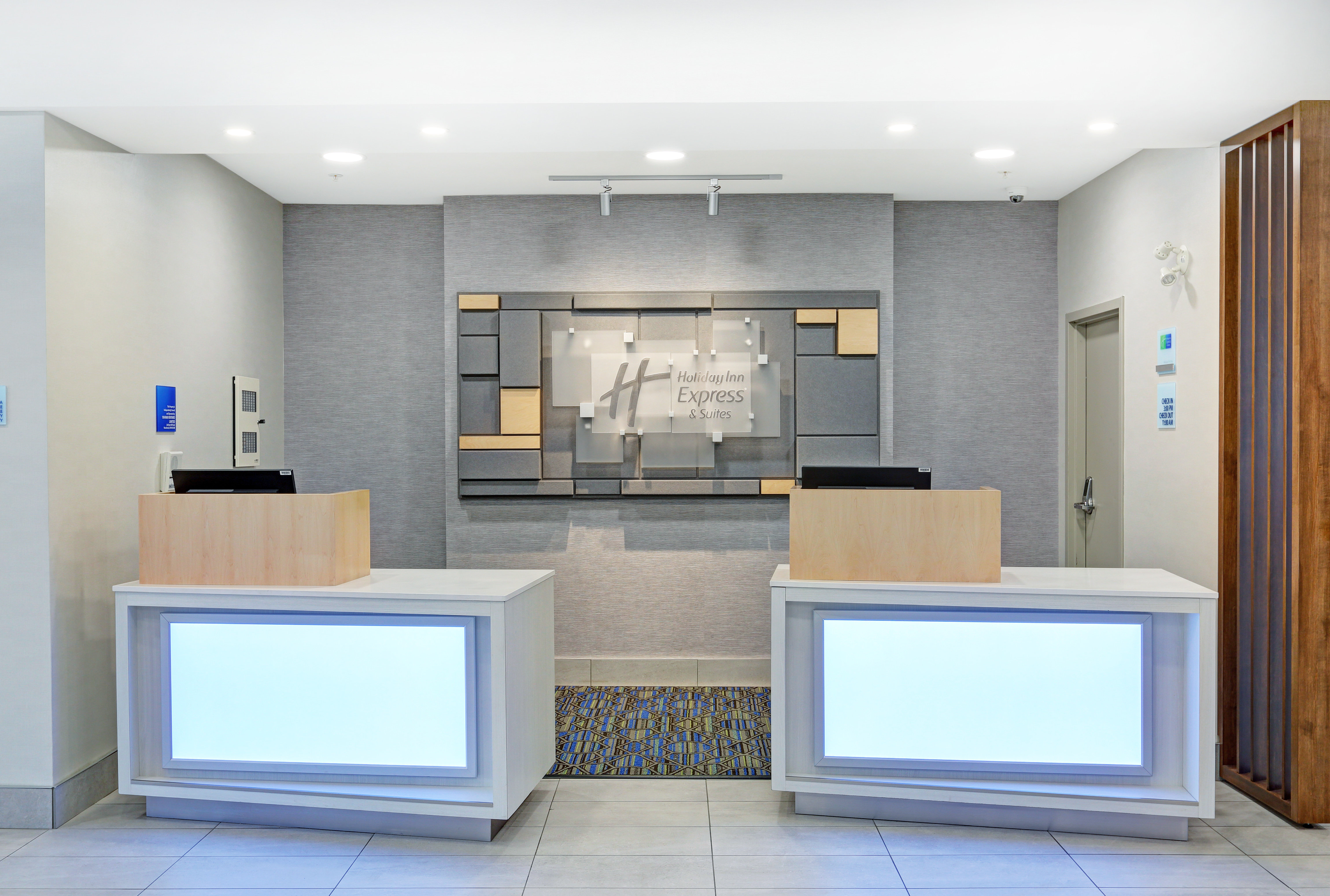 holiday inn express and suites woodstock south by ihg