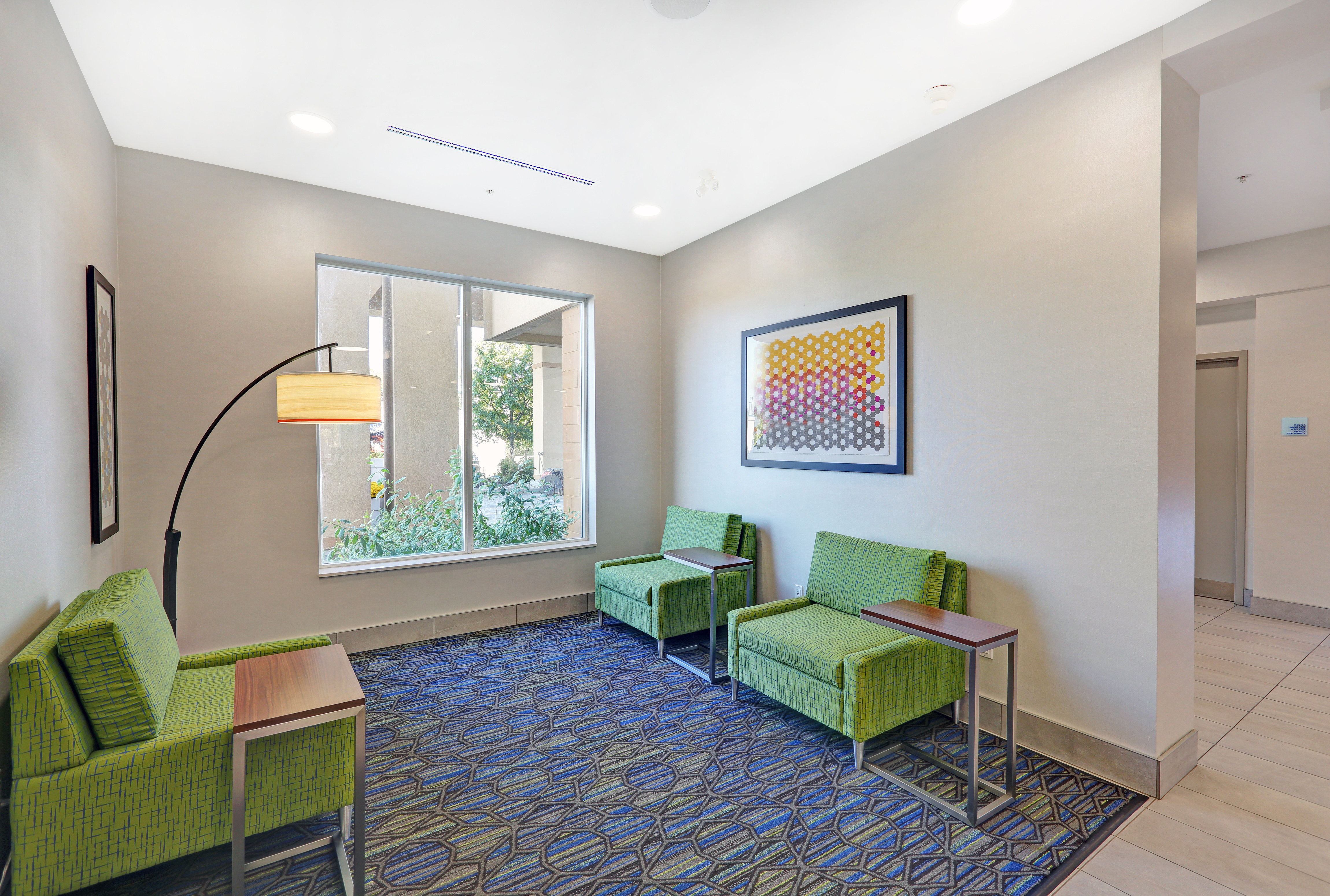 holiday inn express and suites woodstock south by ihg