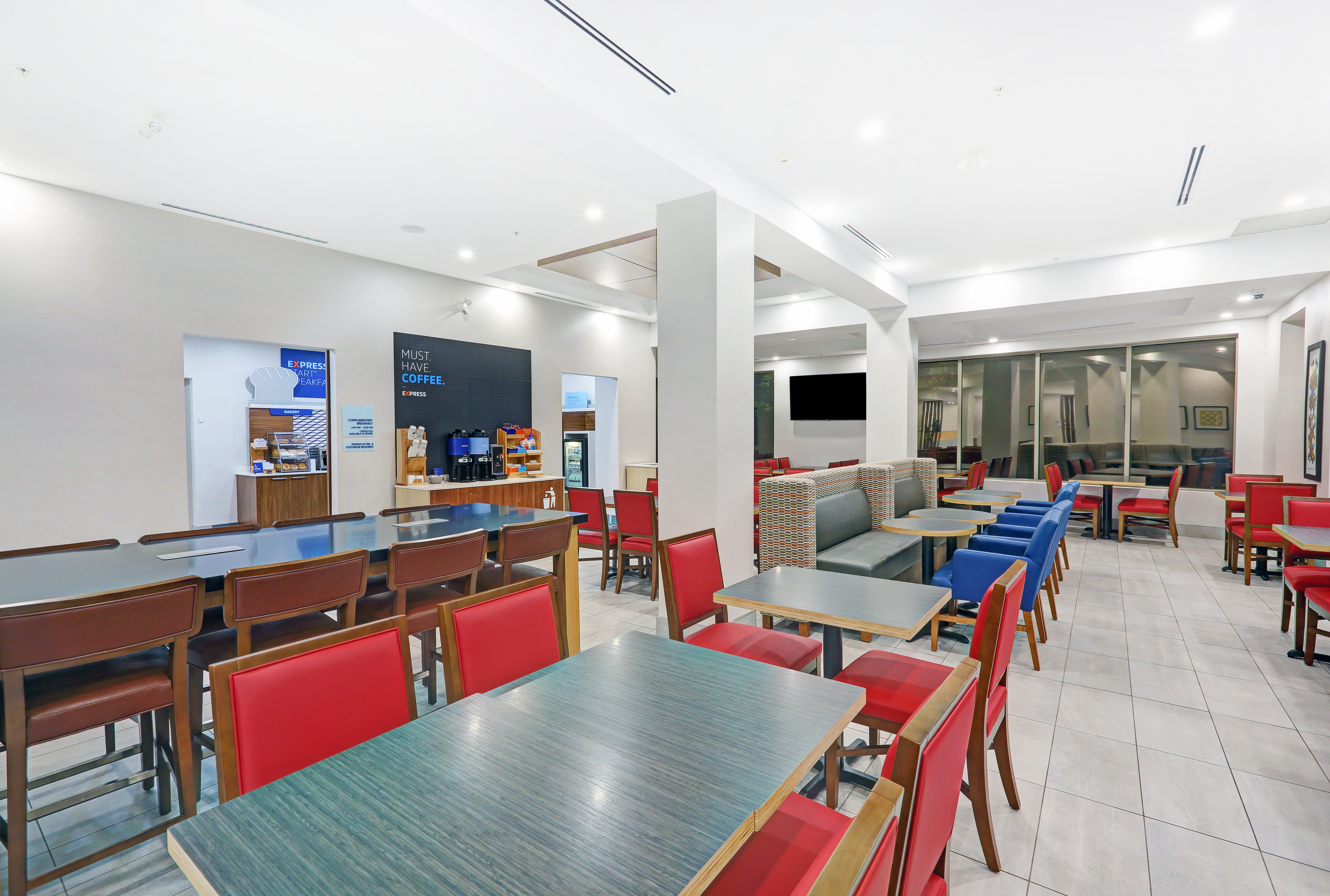 holiday inn express and suites woodstock south by ihg
