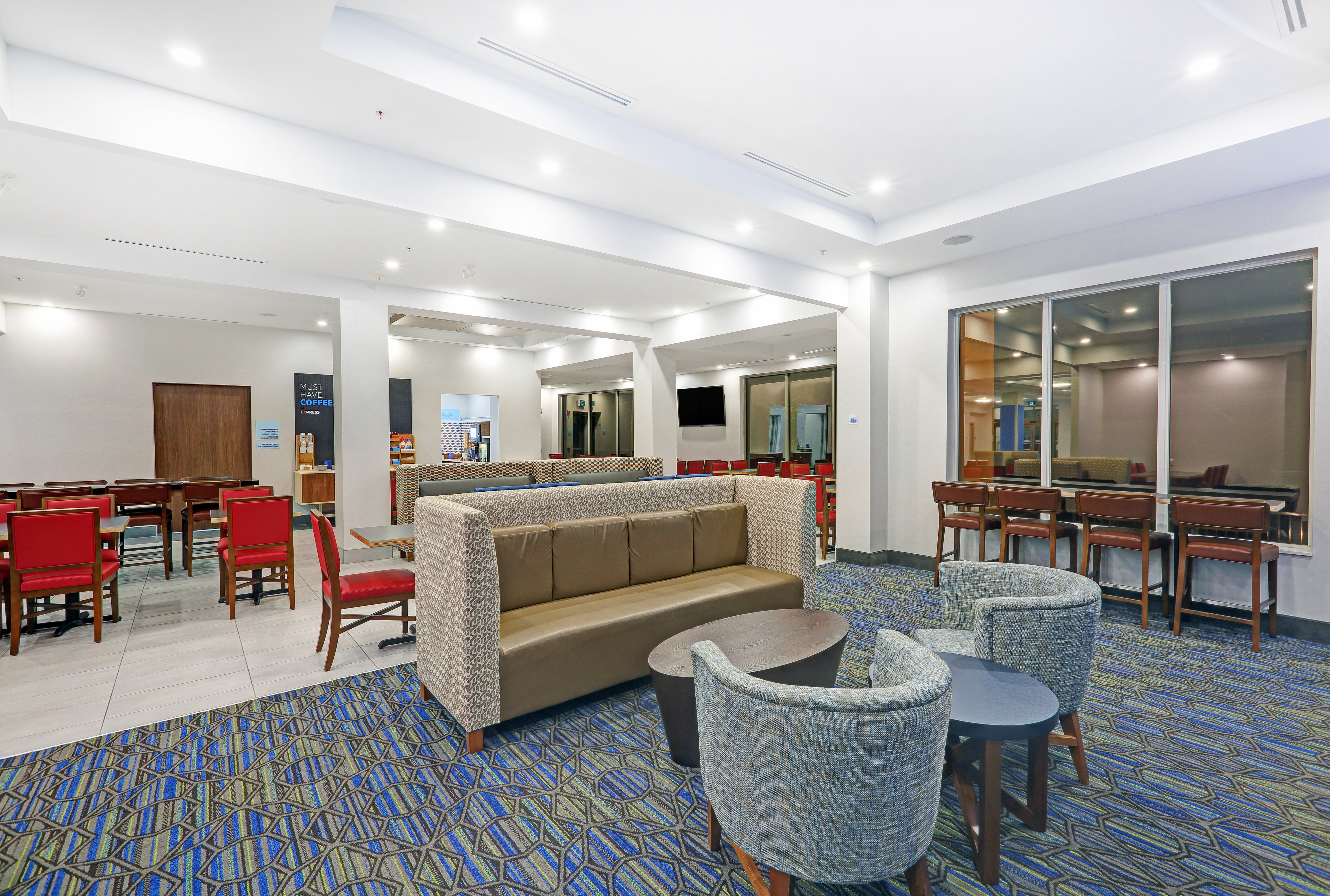 holiday inn express and suites woodstock south by ihg