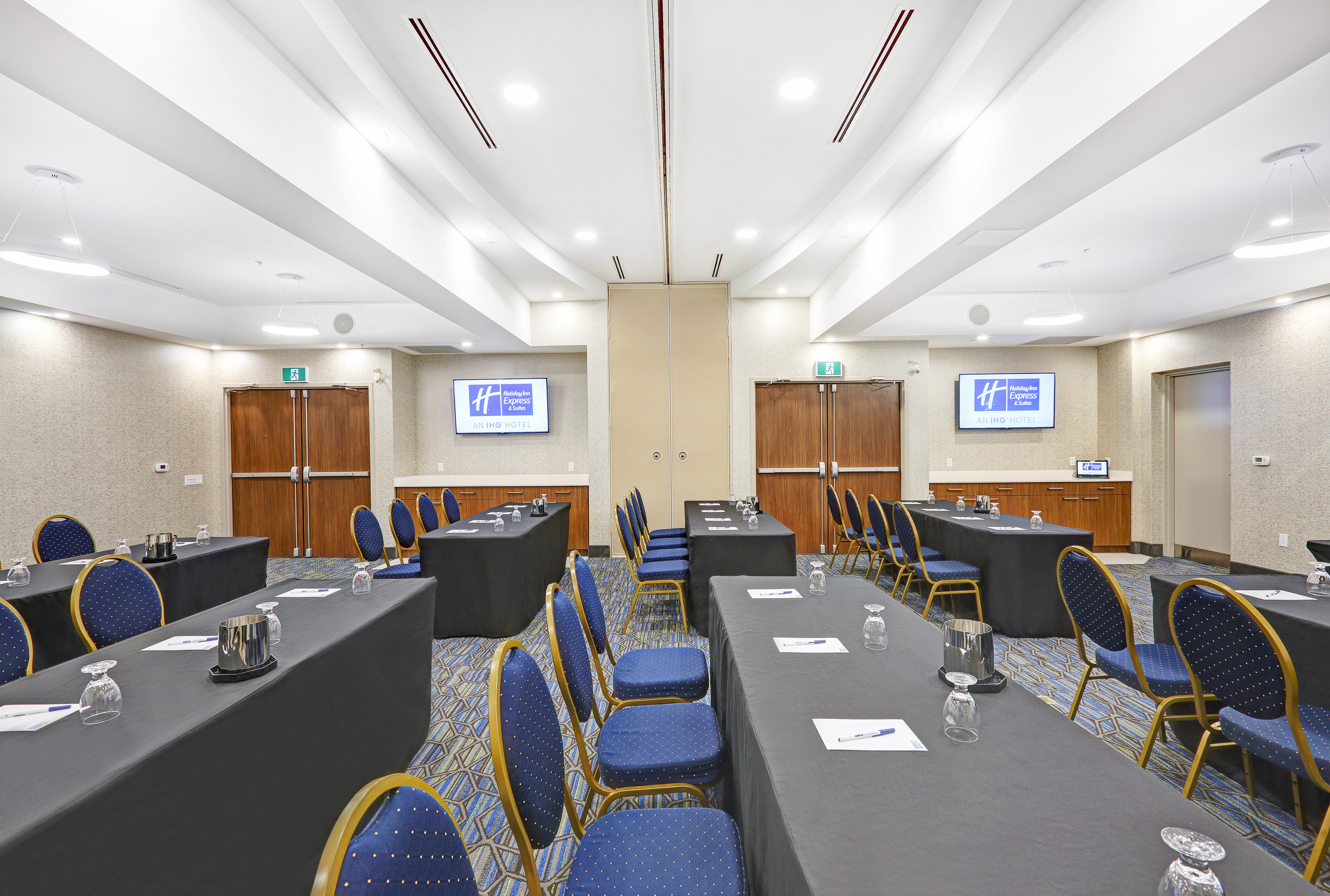 holiday inn express and suites woodstock south by ihg