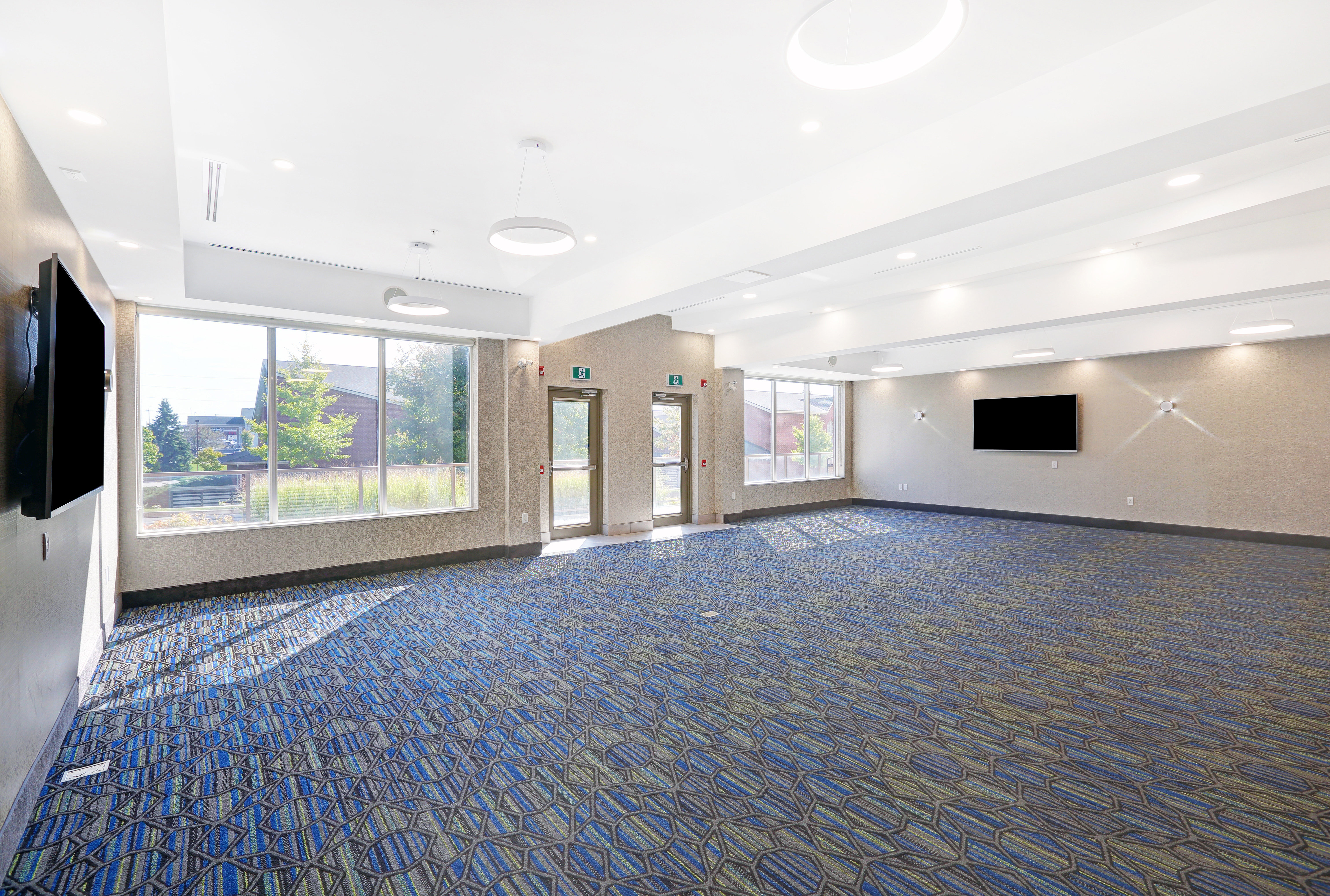holiday inn express and suites woodstock south by ihg