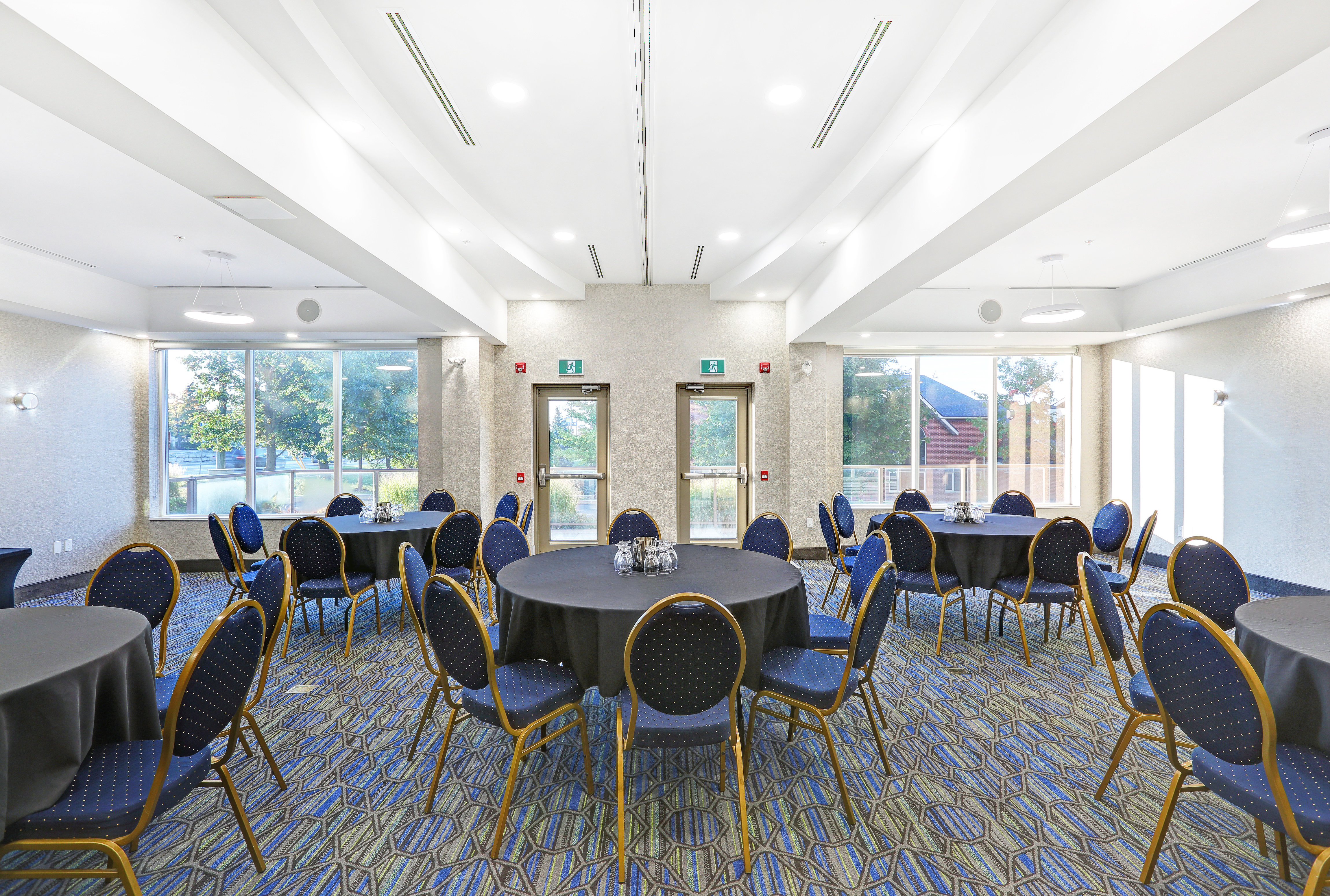 holiday inn express and suites woodstock south by ihg
