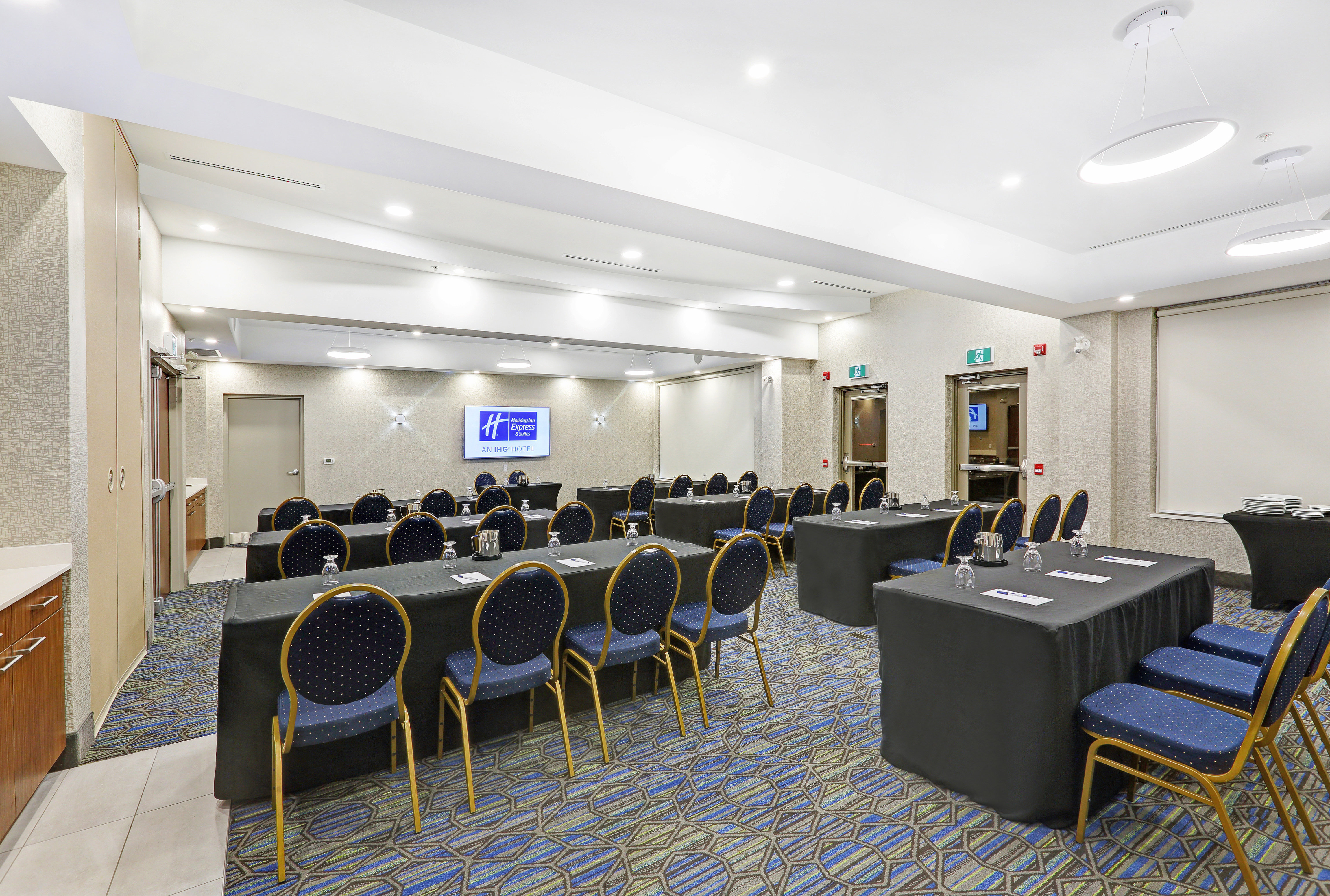 holiday inn express and suites woodstock south by ihg