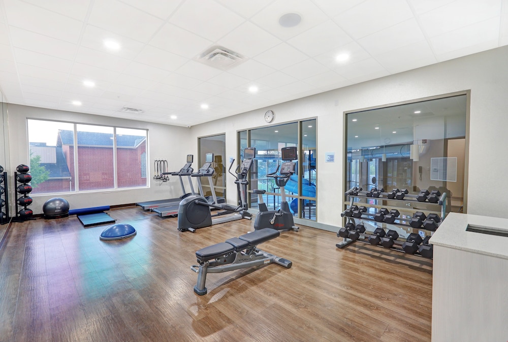 holiday inn express and suites woodstock south by ihg