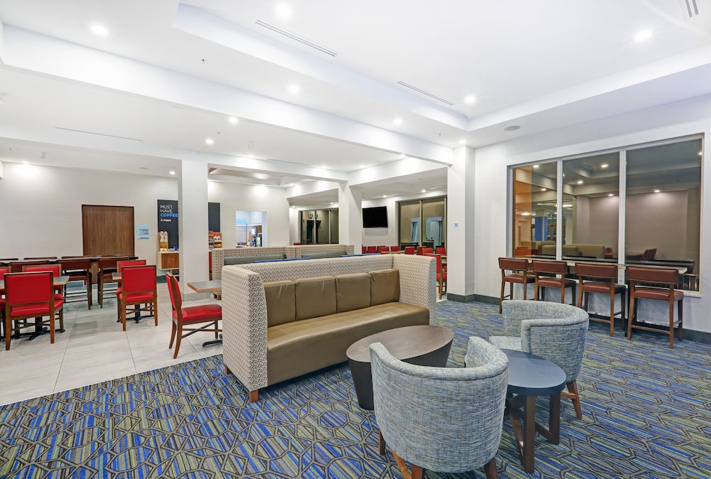 holiday inn express and suites woodstock south by ihg
