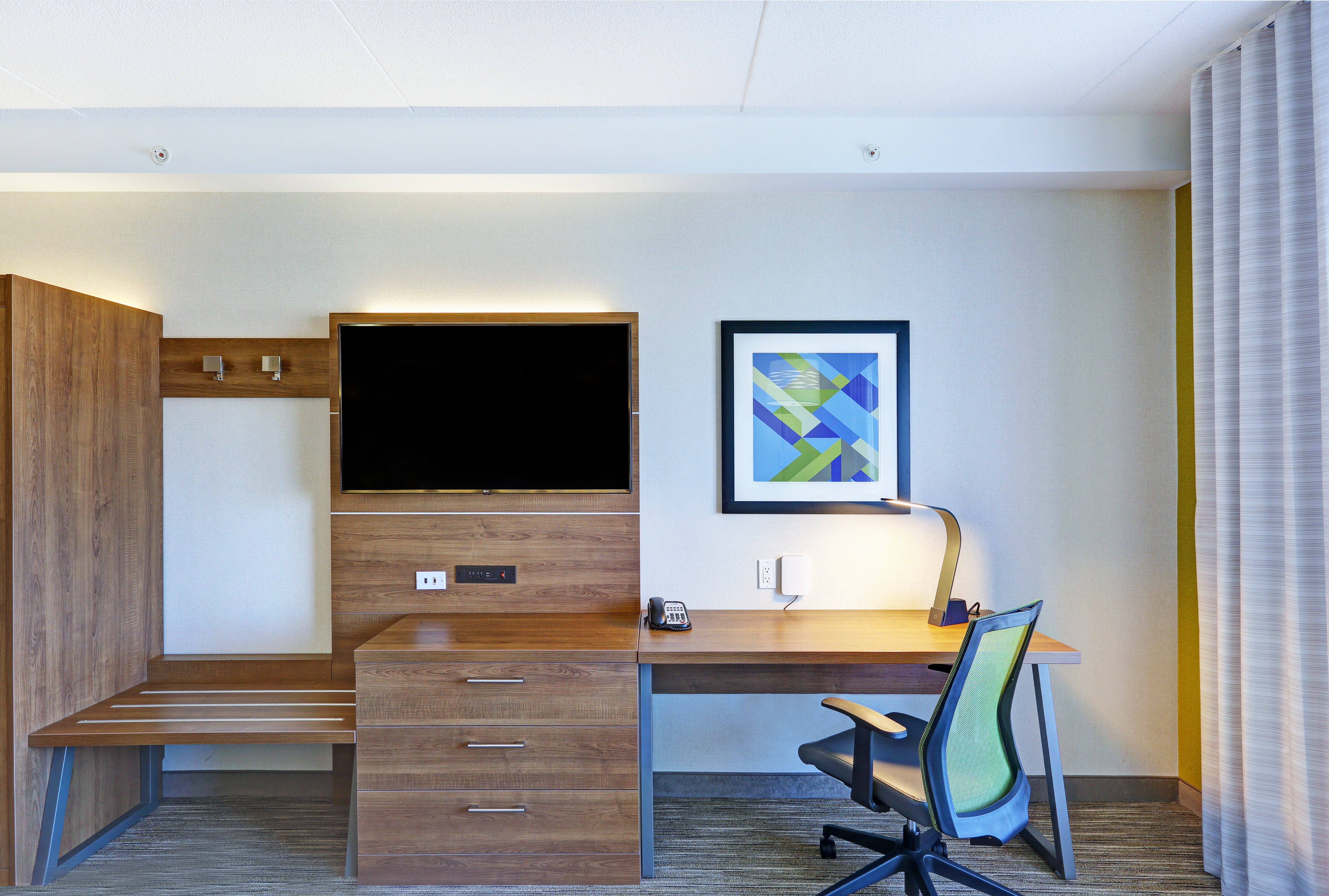 holiday inn express and suites woodstock south by ihg