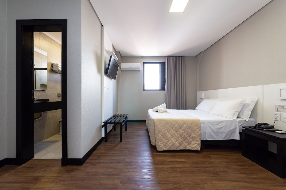 hotel lunes