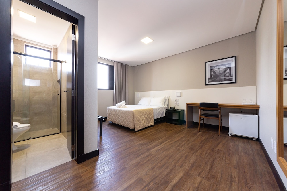 hotel lunes