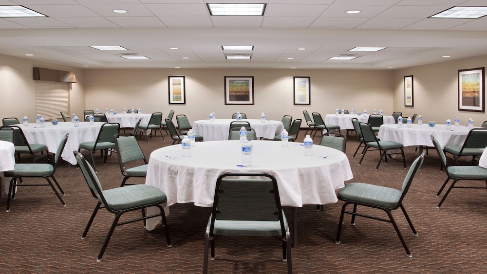 holiday inn express and suites zanesville north by ihg