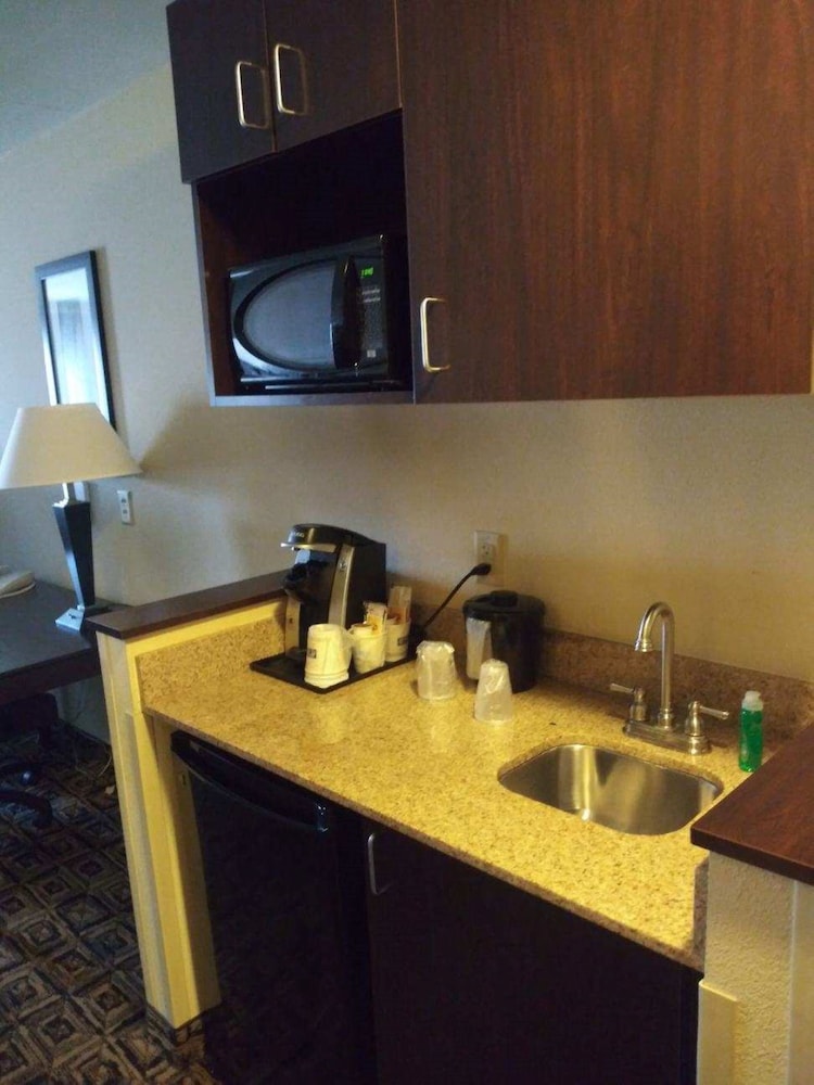 holiday inn express and suites zanesville north by ihg