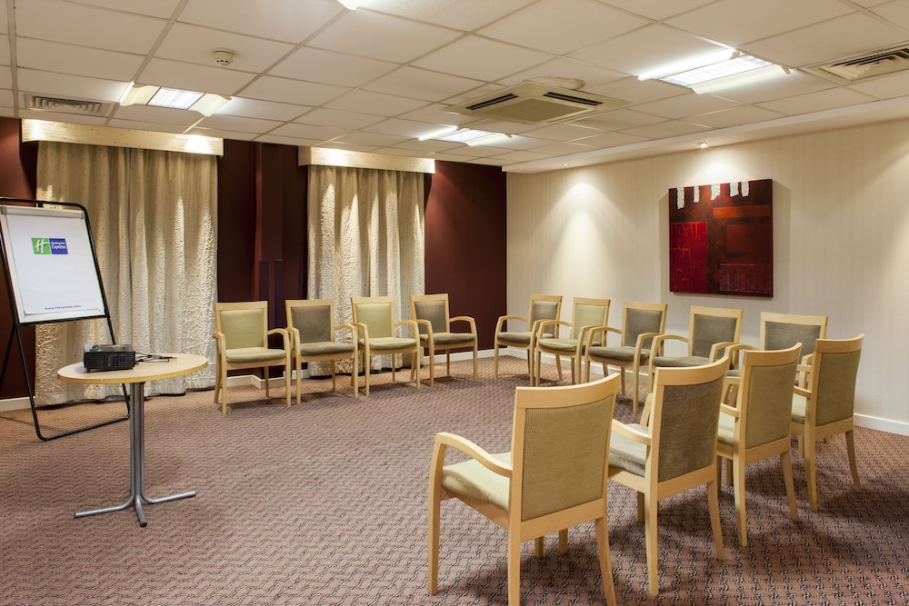 holiday inn express london stansted airport by ihg