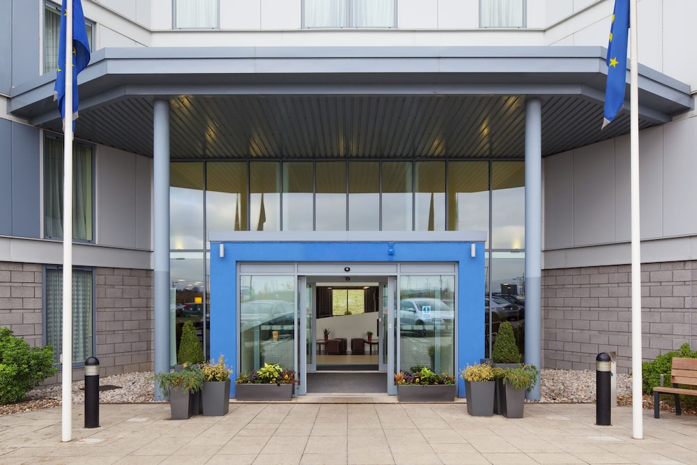 holiday inn express london stansted airport by ihg