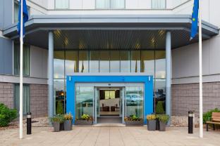 holiday inn express london stansted airport by ihg
