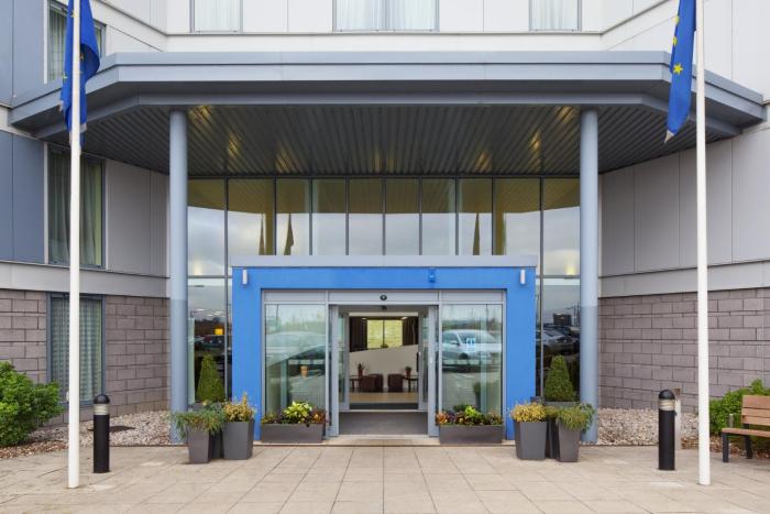 holiday inn express london stansted airport by ihg