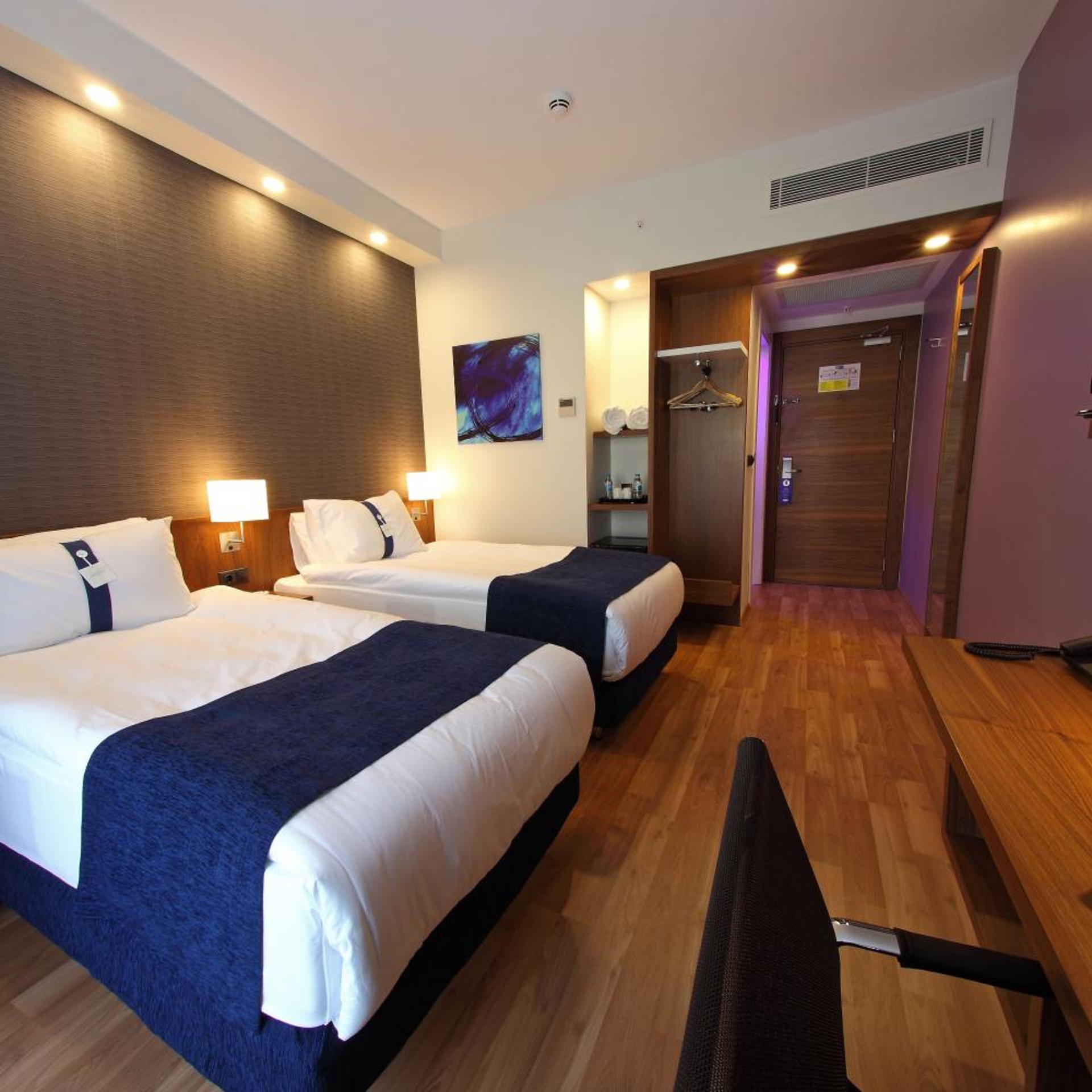 holiday inn express manisa west by ihg