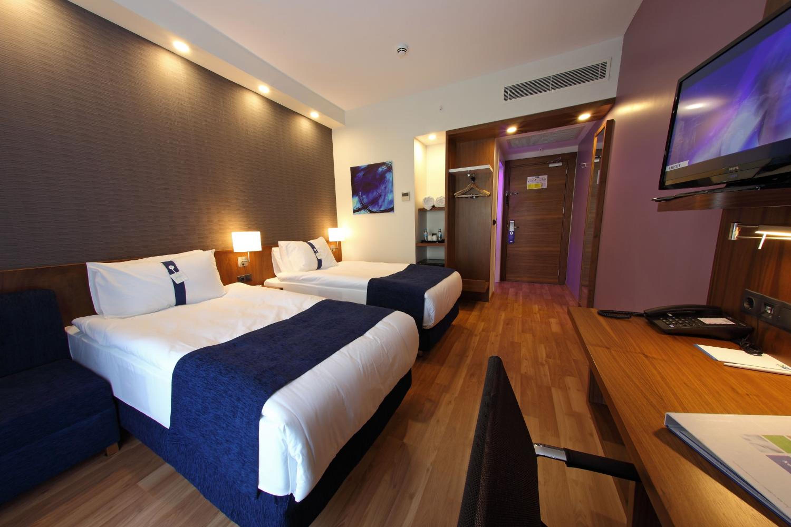 holiday inn express manisa west by ihg