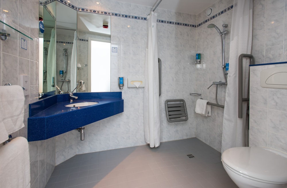 holiday inn express newport by ihg