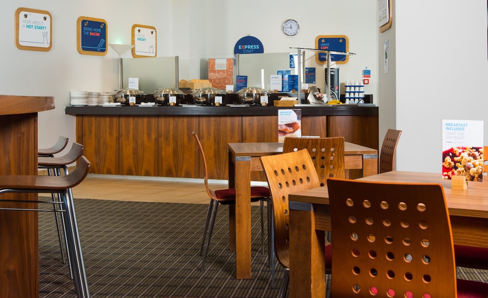 holiday inn express newport by ihg