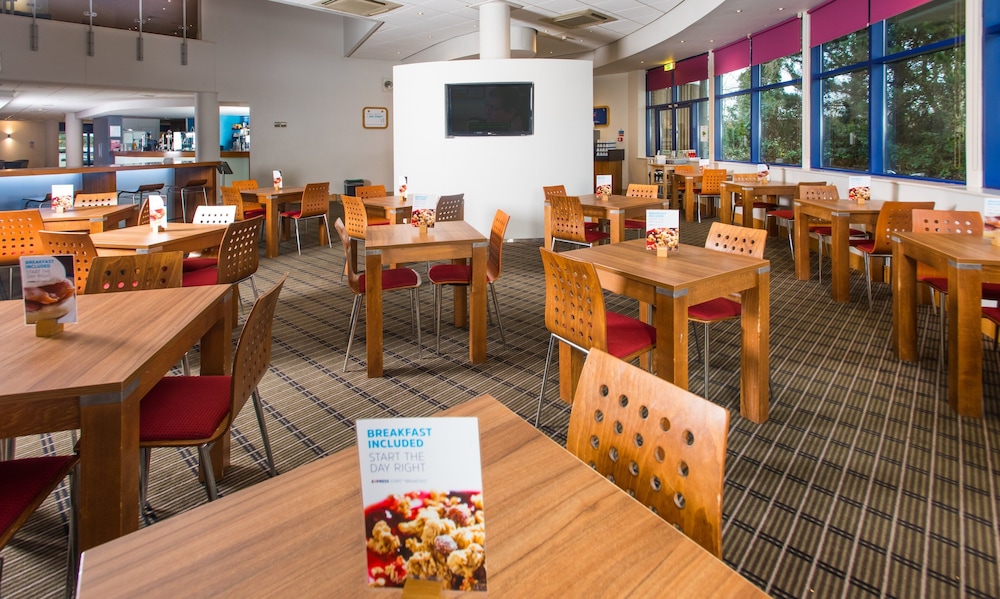holiday inn express newport by ihg