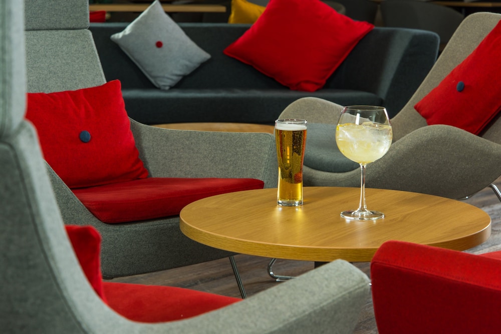 holiday inn express newport by ihg