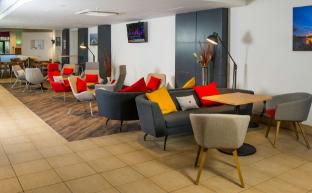 holiday inn express newport by ihg