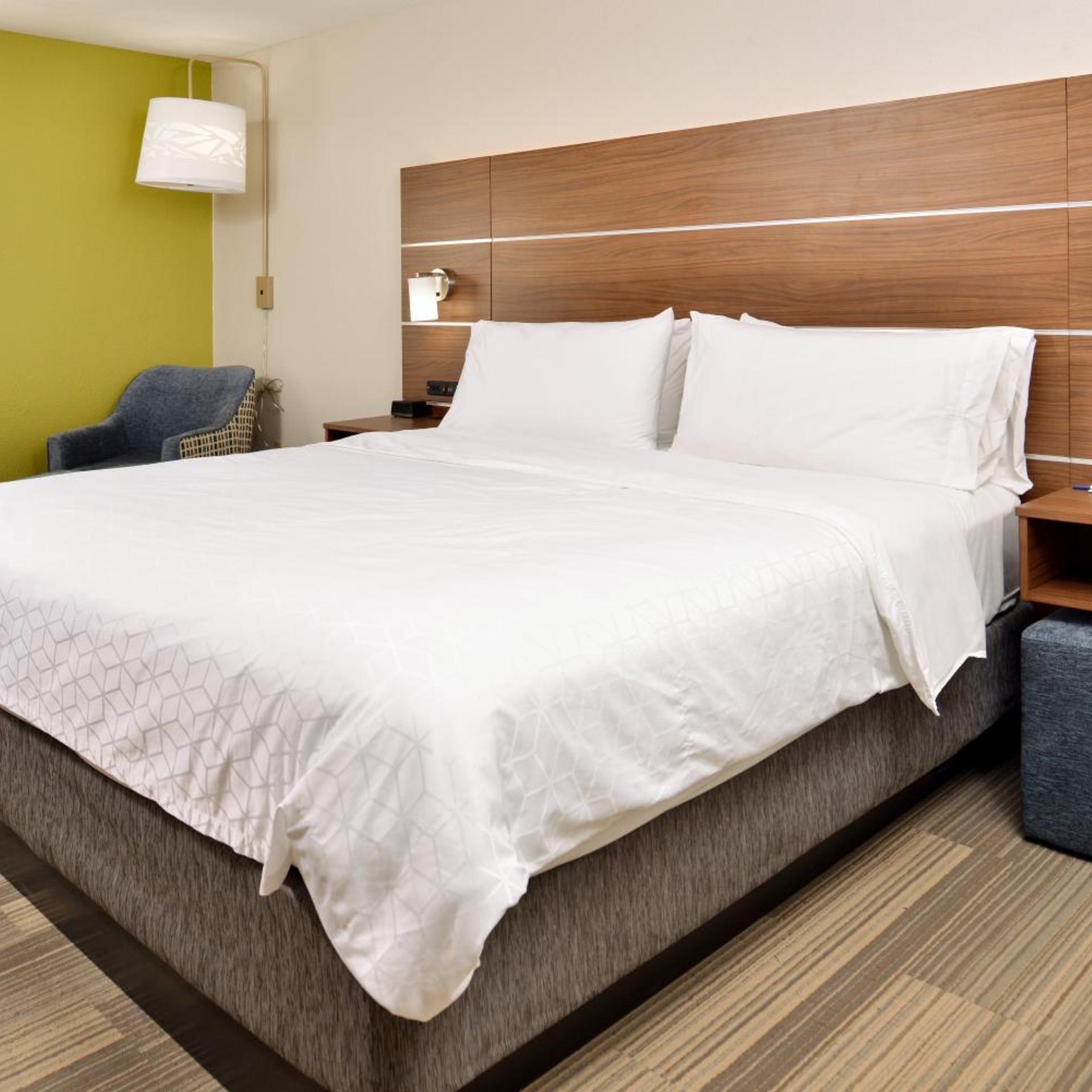 holiday inn express and suites north kansas city