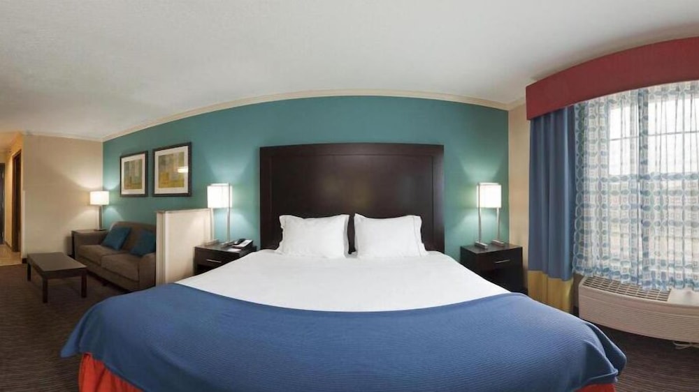 holiday inn express and suites north kansas city