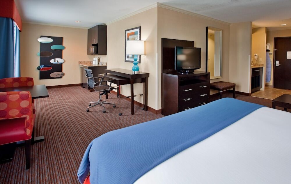 holiday inn express and suites north kansas city