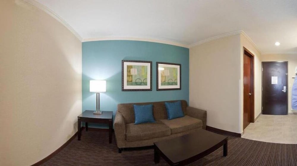 holiday inn express and suites north kansas city