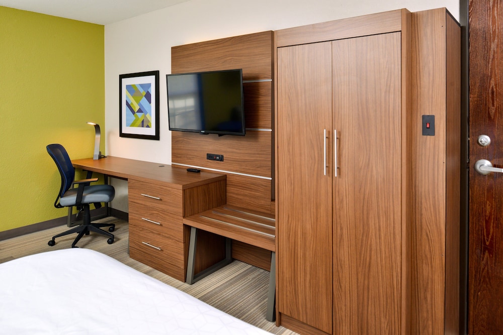 holiday inn express and suites north kansas city