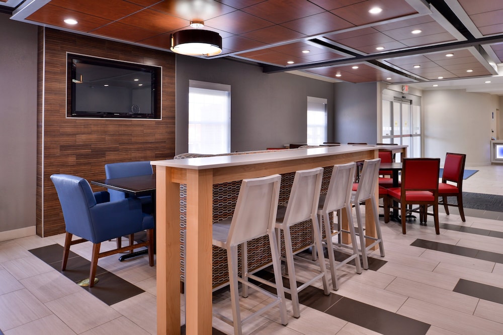 holiday inn express and suites north kansas city