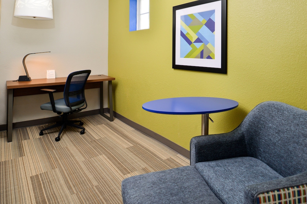 holiday inn express and suites north kansas city